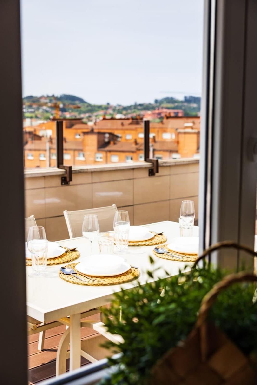 Lujoso Atico Entre 2 Playas Con Garaje, Terraza, Vistas Y Wifi Apartment Gijon Exterior photo